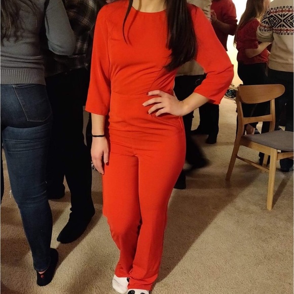 Red backless jumpsuit (S) - Picture 2 of 4